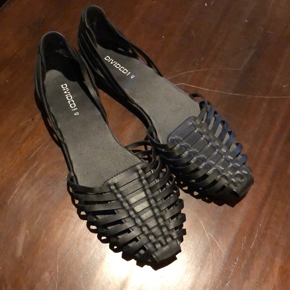 H & M divided Sandals size 9.5